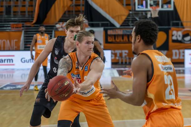 多特蒙德坚 多特蒙德坚