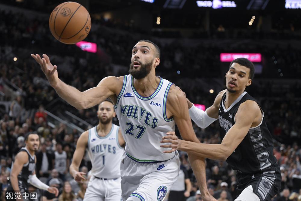 凭借多年的 凭借多年的